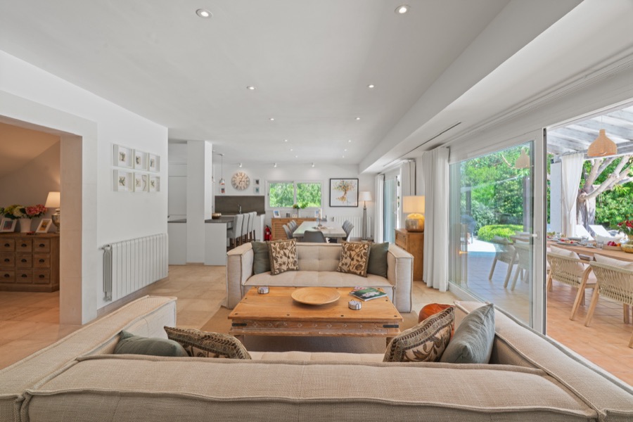 The open-plan living, dining and kitchen space