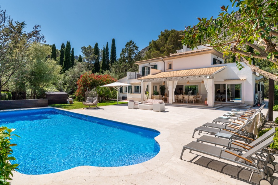 Villa Esquina exterior, swimming pool and sun terrace